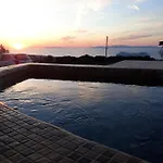 Kiklamino Sunset Apartahotel