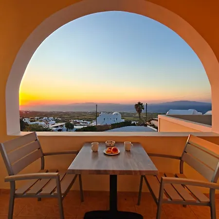 Kiklamino Sunset 4* Oia