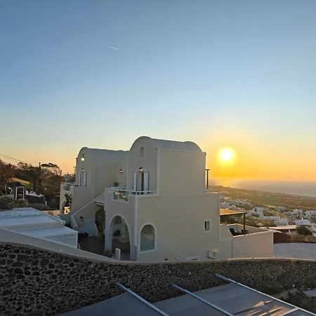 Kiklamino Sunset 4* Oia