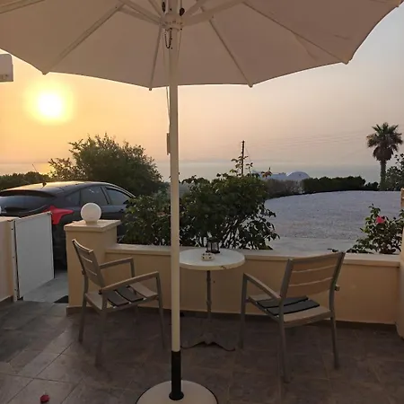 Kiklamino Sunset 4* Oia