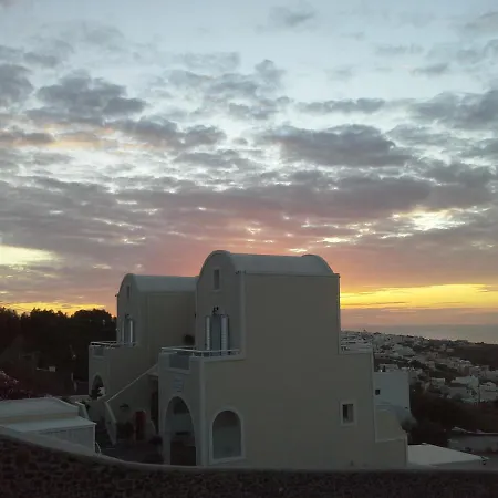 Kiklamino Sunset Lägenhetshotell Oia