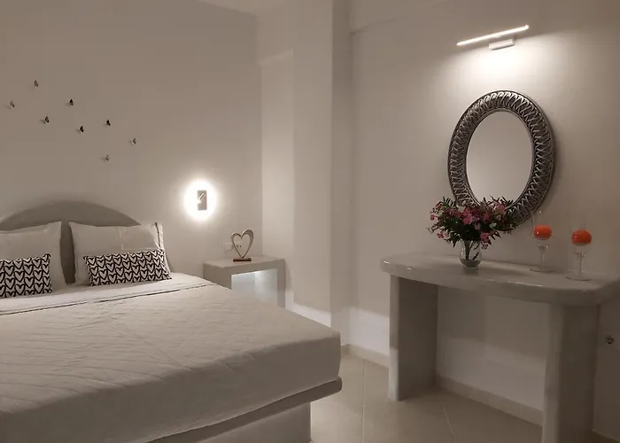 Kiklamino Sunset Aparthotel Oia