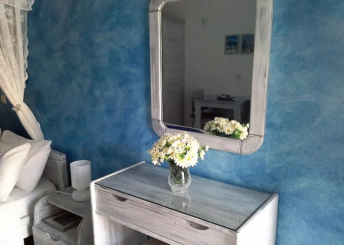 Ξενοδοχείο με διαμερίσματα Διαμερίσματα και Στούντιο Κυκλάμινο 4*