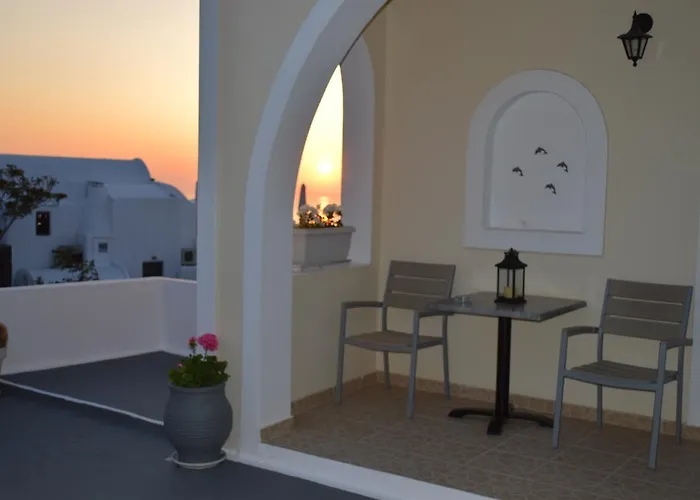 Διαμερίσματα και Στούντιο Κυκλάμινο 4* Οία