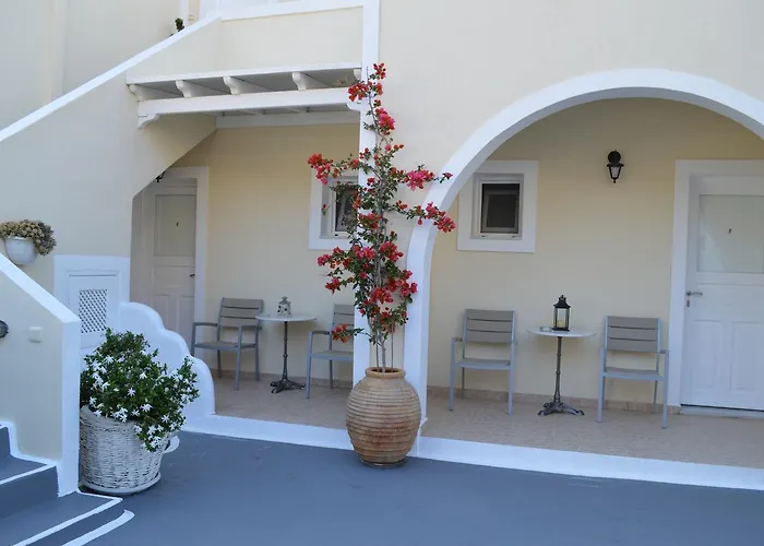 Kiklamino Sunset Aparthotel Oia