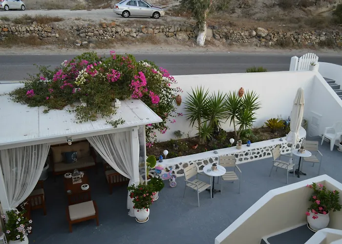 Kiklamino Sunset Oia