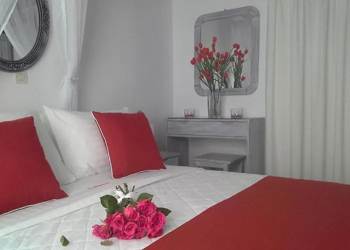 Διαμερίσματα και Στούντιο Κυκλάμινο