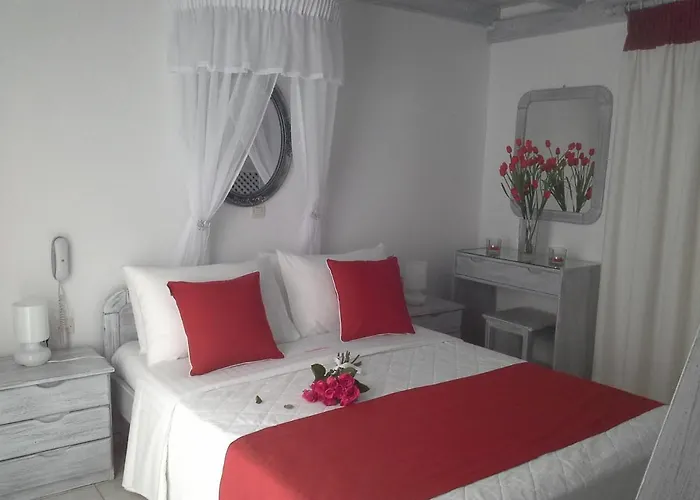 Διαμερίσματα και Στούντιο Κυκλάμινο 4*