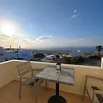 Kiklamino Sunset 4* Oia
