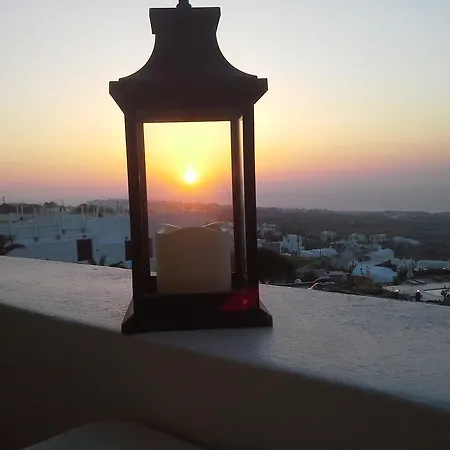 Kiklamino Sunset Oia (Santorini)