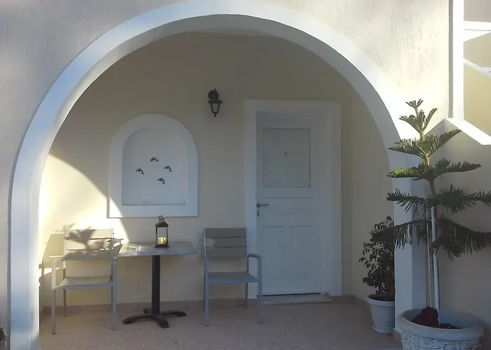 Διαμερίσματα και Στούντιο Κυκλάμινο 4*