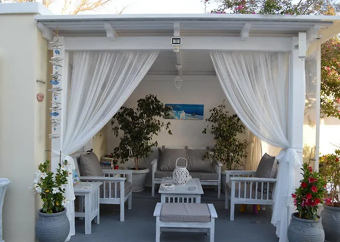 Διαμερίσματα και Στούντιο Κυκλάμινο 4*