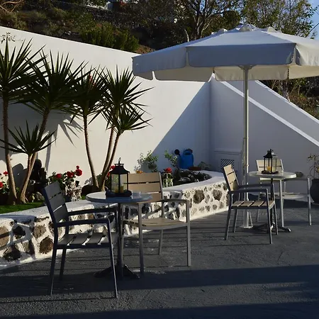 Kiklamino Sunset Oia (Santorini)